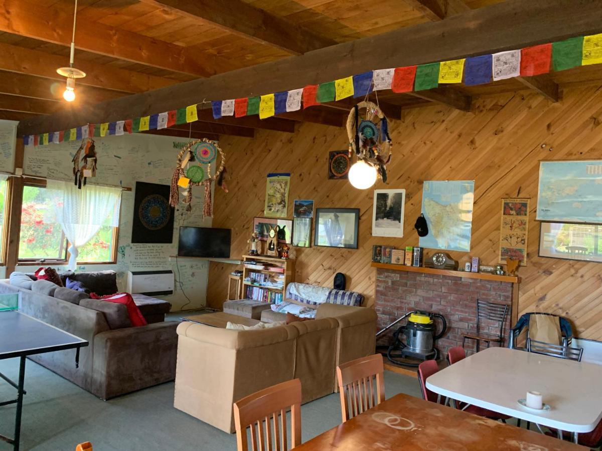 Strahan Backpackers Экстерьер фото