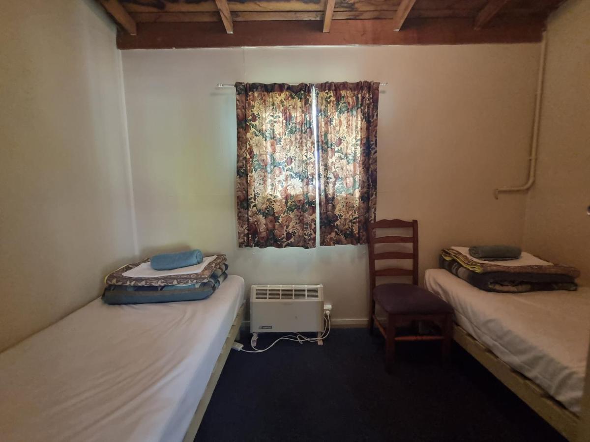 Strahan Backpackers Экстерьер фото