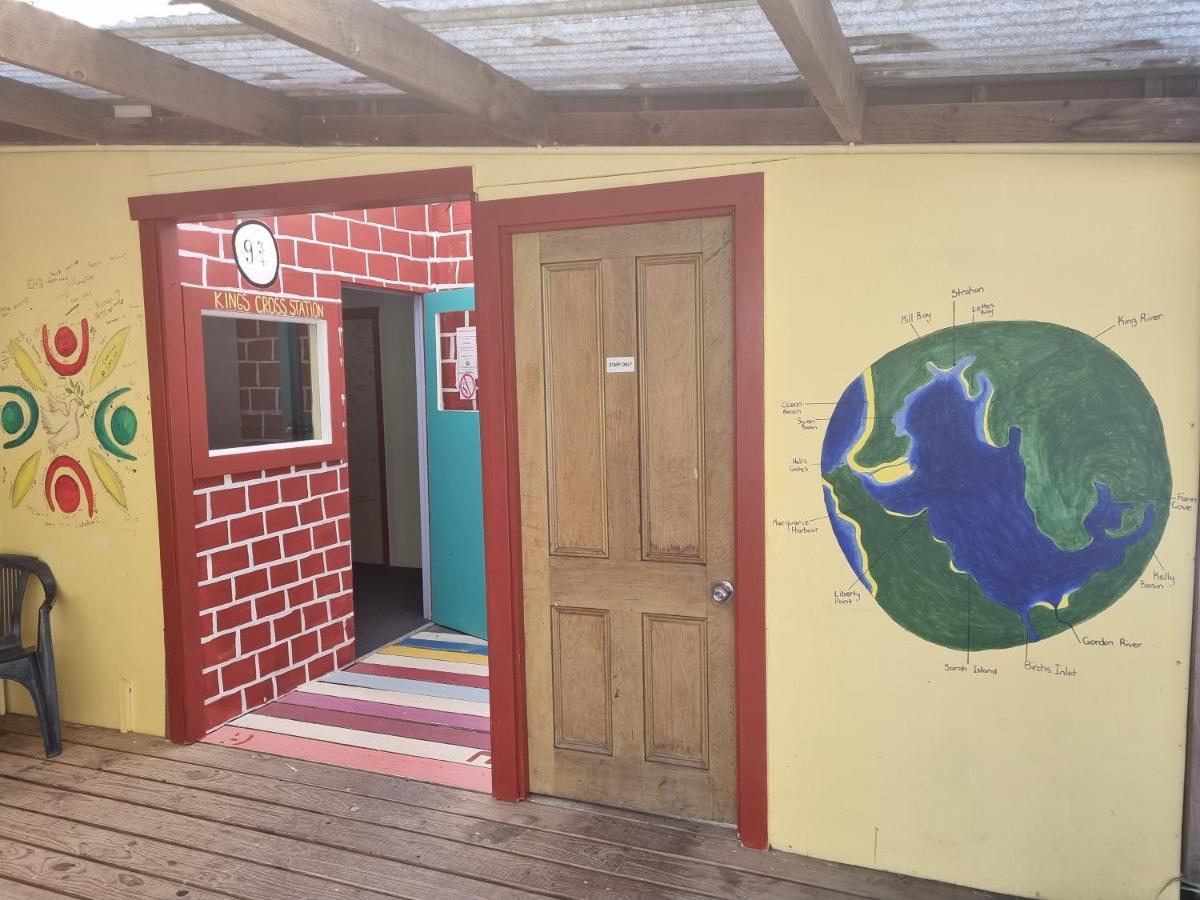 Strahan Backpackers Экстерьер фото